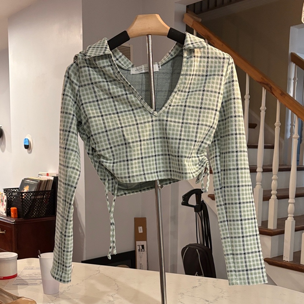Chic Green Plaid Cropped Hoodie